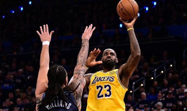 开云在线-NBA季后赛｜湖人再度不敌雷霆，赛后全队找裁判理论